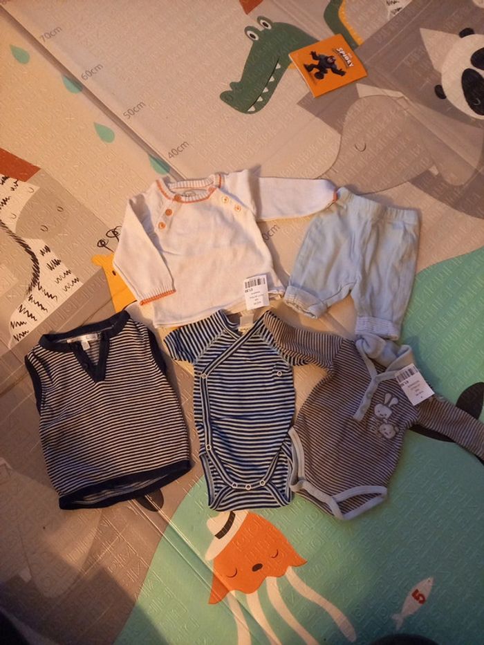 Lot vêtements naissance 0mois