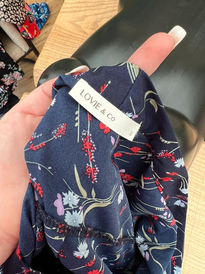 Blouse Lovie & co femme taille S 36 bleu marine à fleurs rouge - photo numéro 5