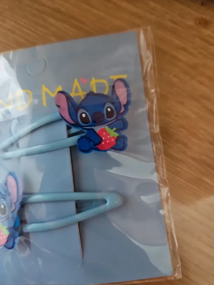 Lot de 2 barrettes Stitch neuves - photo numéro 2