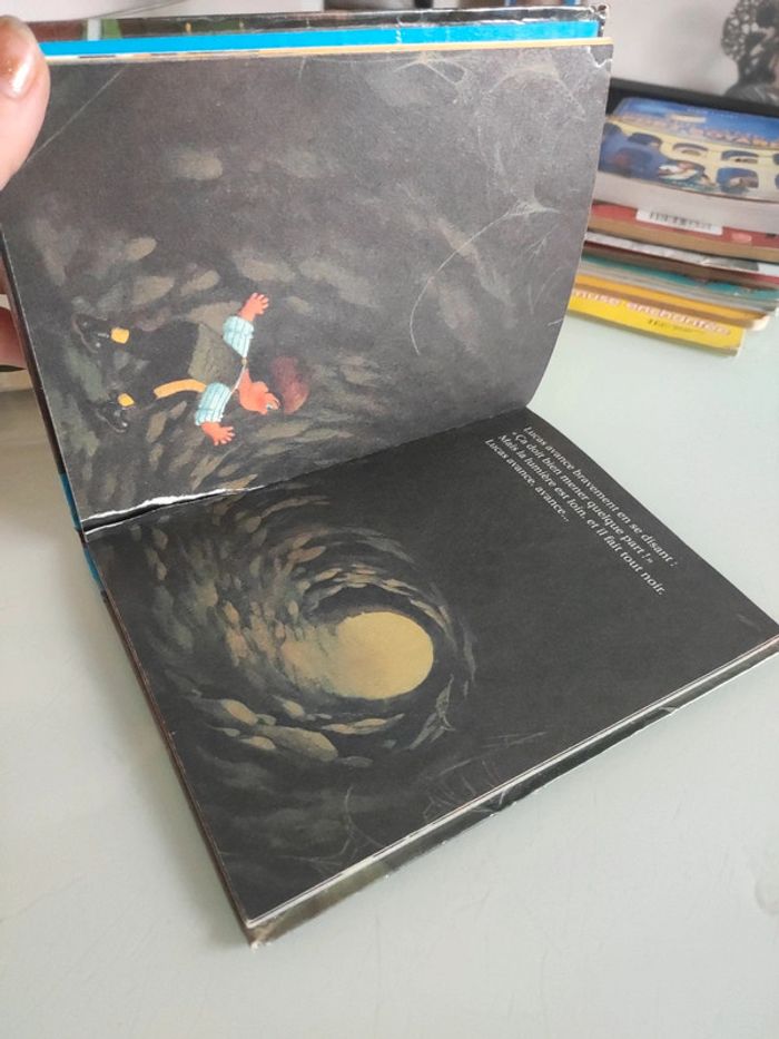 Livre Le placard aux sorcières - photo numéro 4