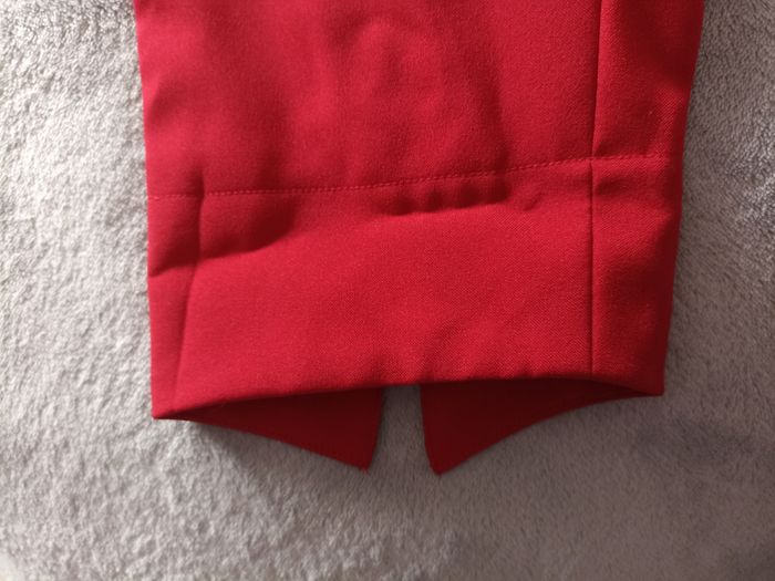 Tailleur rouge - photo numéro 8