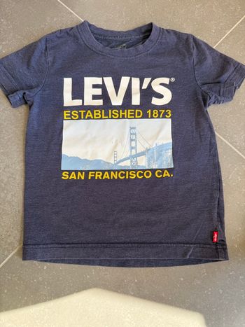 T-shirt Levis
