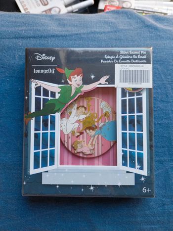 Pins Disney loungefly peter pan et wendy