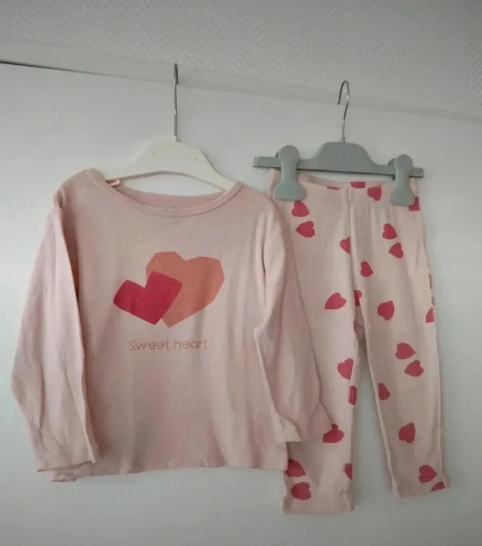 (c) pyjama rose/coeurs Kiabi 18mois