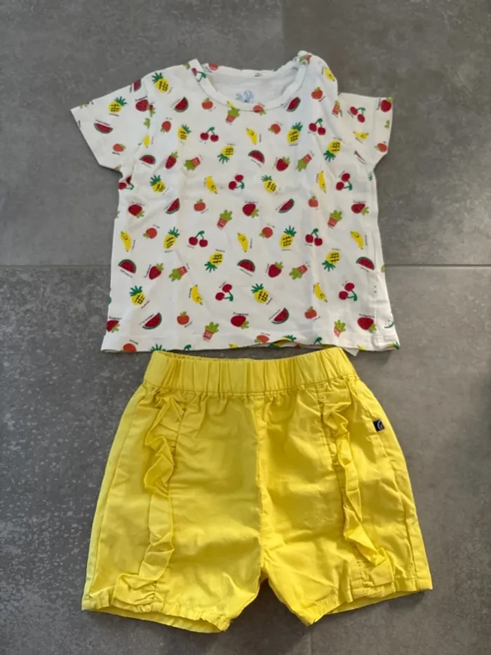 Ensemble short  et tee shirt été 12 mois