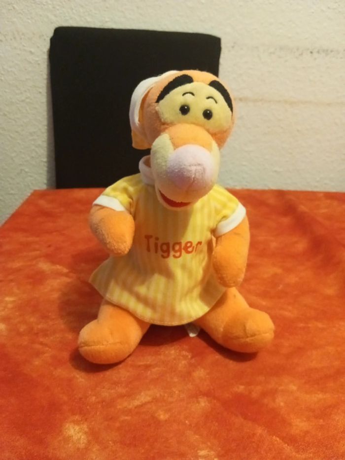 Tigrou avec pyjama Tigger et bonnet, Disney
