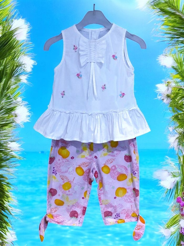 CATIMINI - ENSEMBLE 2P FILLE MOTIF FRUITS, DÉTAILS BRODERIES FLEURS & VOLANTS 4A - photo numéro 2