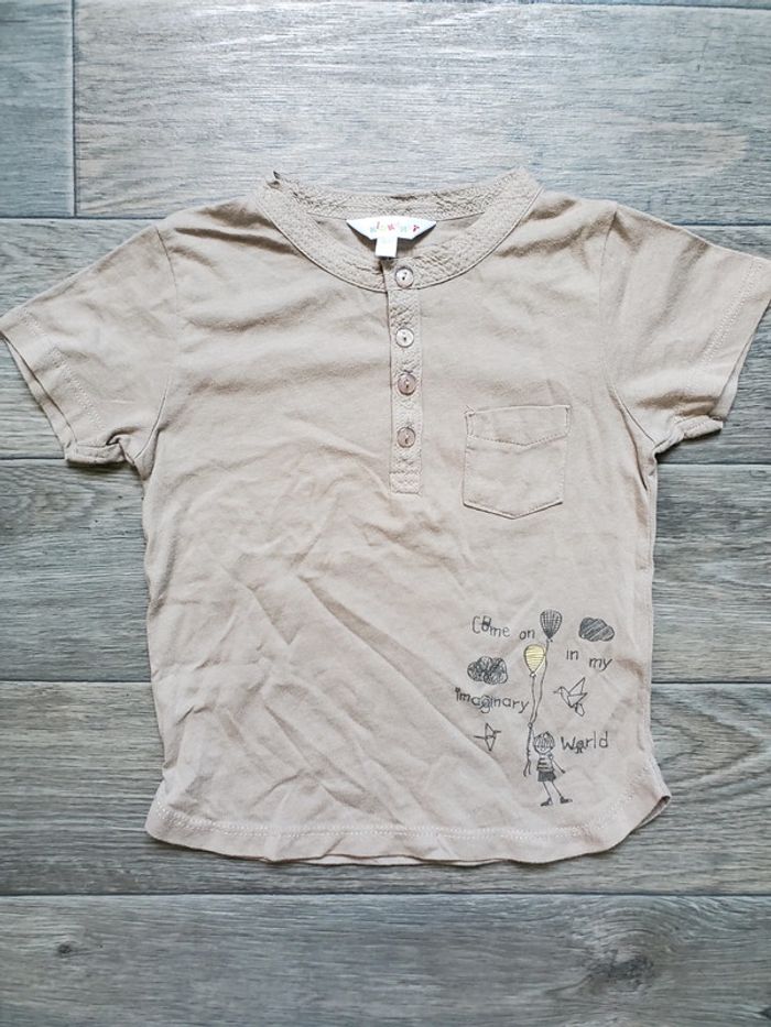 T-shirt taille 18 mois bon état