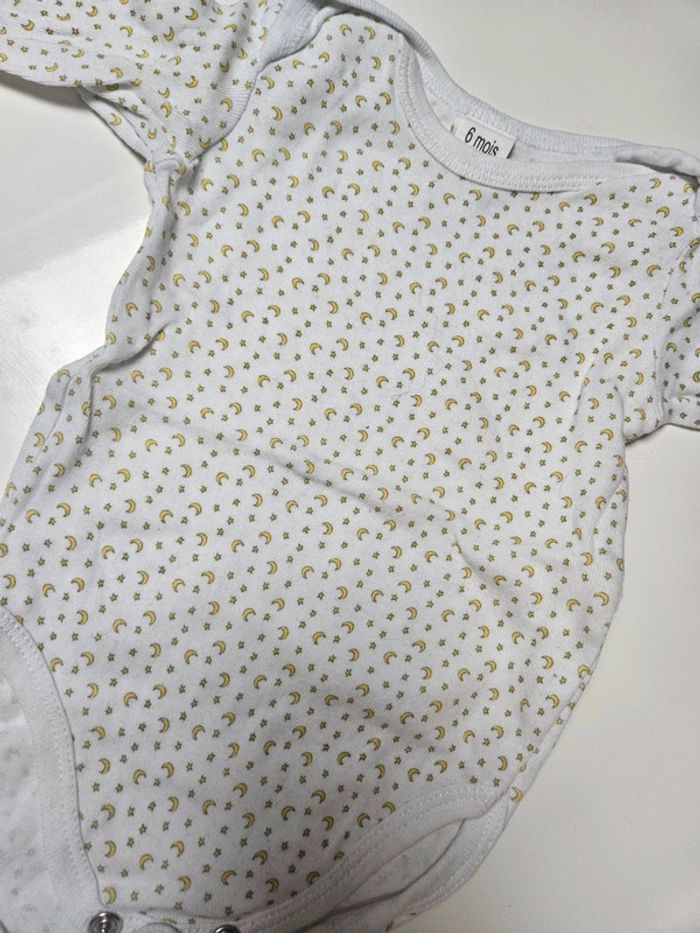Lot 2 bodies taille 6 mois - photo numéro 4