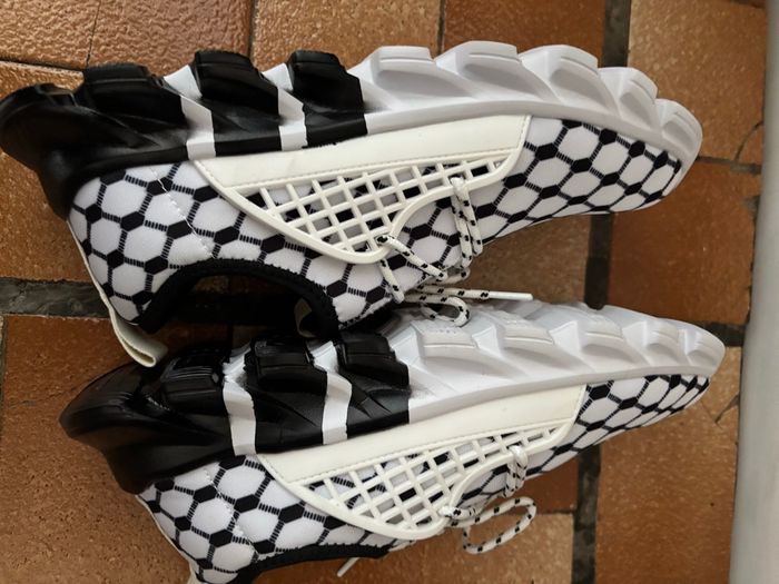 Baskets homme noires et blanches pointure 42 - photo numéro 5