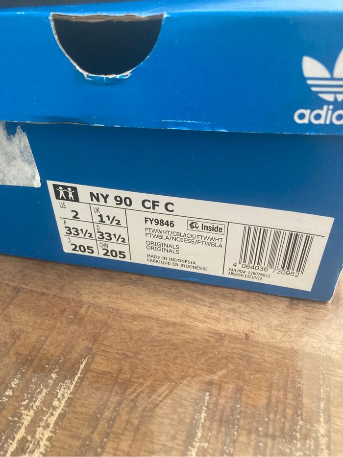 Baskets neuves adidas mixte 33 et demi - photo numéro 2