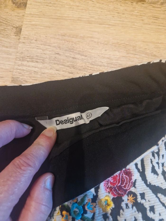 Jupe Desigual 42 avec fermeture. Idéal automne avec bottes !! - photo numéro 4