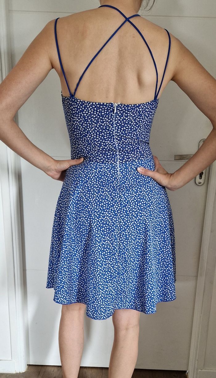 Très jolie robe taille S - photo numéro 2
