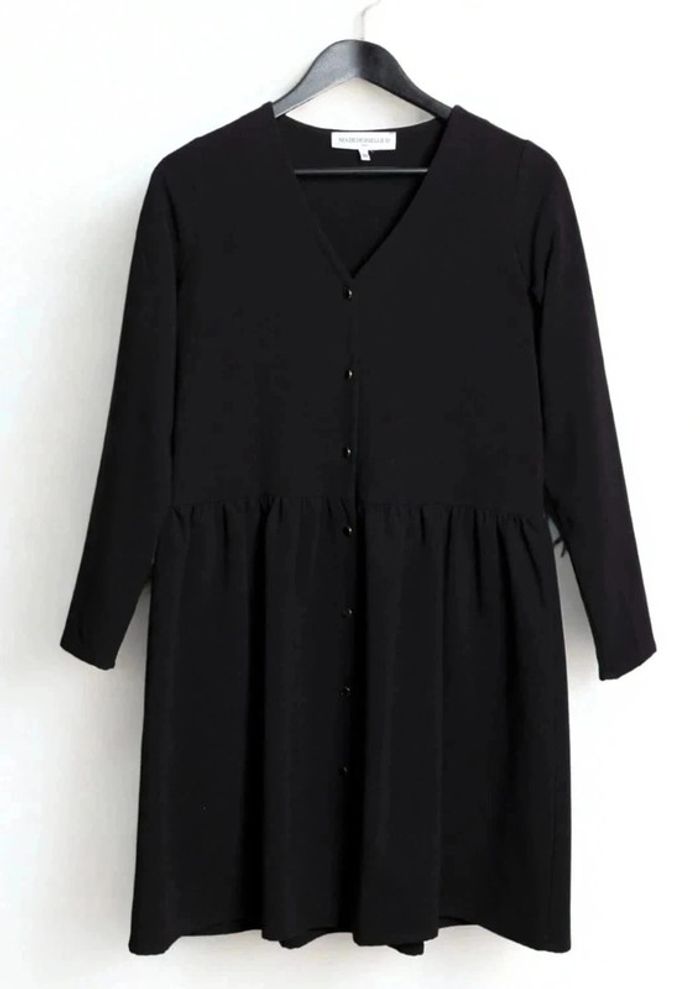 Robe noire coupe évasée babydoll Mademoiselle D Taille 34 - photo numéro 2
