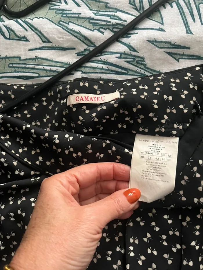 Jupe noire à motifs blancs – Taille 38 - photo numéro 4