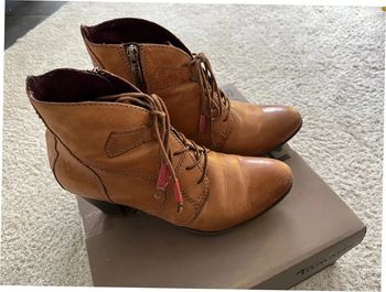 Bottines à talons taille 38 couleur camel Tamaris