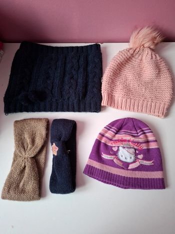 Lot accessoires bonnets/cache-oreilles 5/7ans