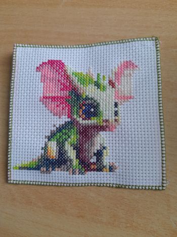Broderie bébé dragon 