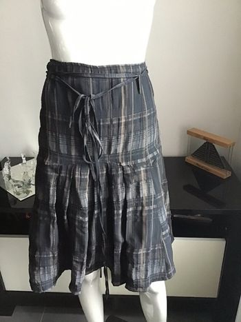 Jupe avec fil couleur or