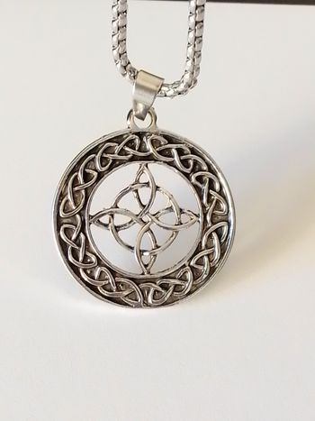 Chaîne + pendentif celtique