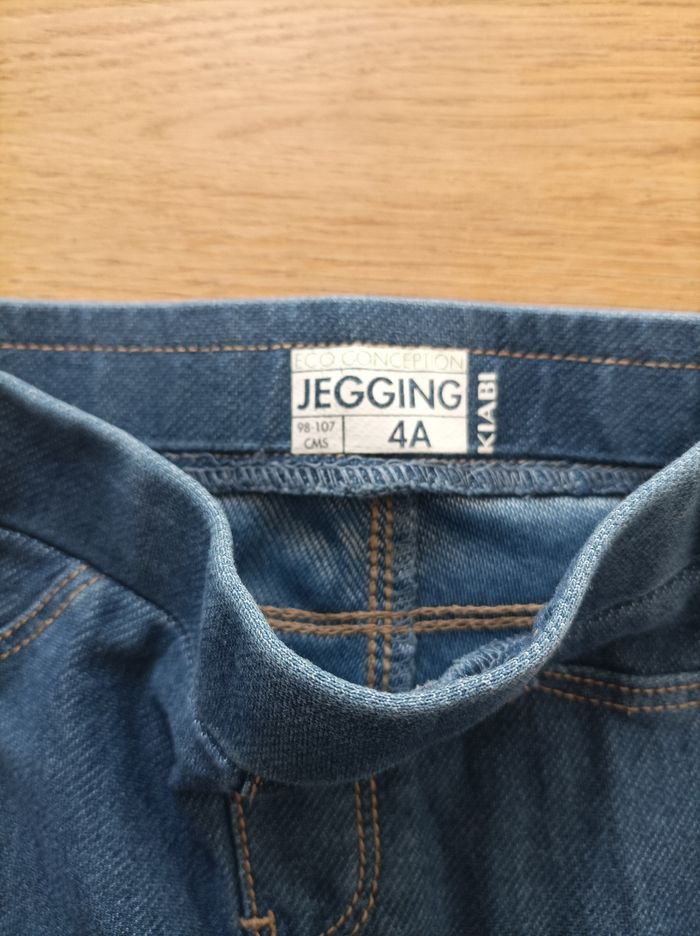 Lot 4 ans fille jupe jegging pantalon et gilet - photo numéro 4
