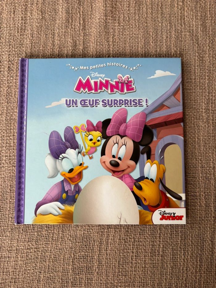Livre Minnie un œuf surprise