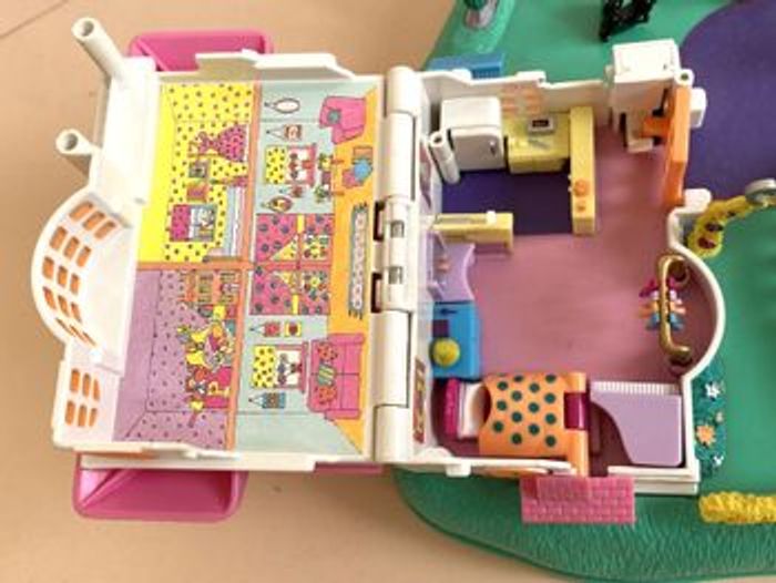 Polly Pocket Magical Movin’ Pollyville 1996 - photo numéro 4