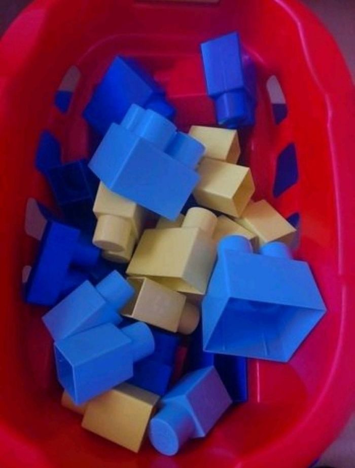 Chariot à tirer avec ses 40 légos colorés Abrick maxi Ecoiffier TBE 🧱 - photo numéro 5