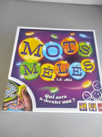Jeu de société mots mêlés 