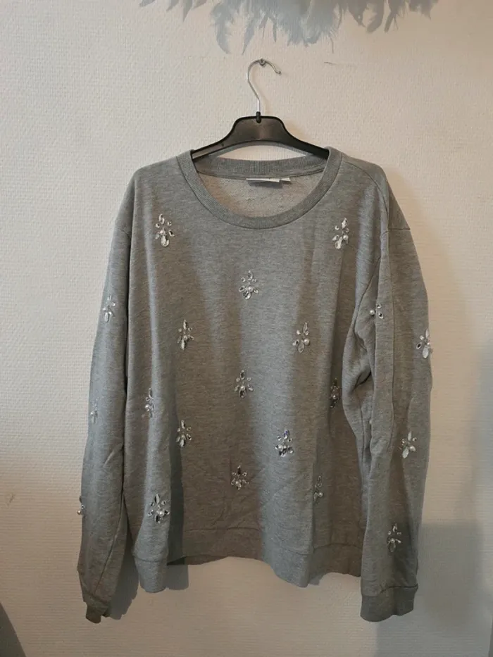 Pull avec perles
