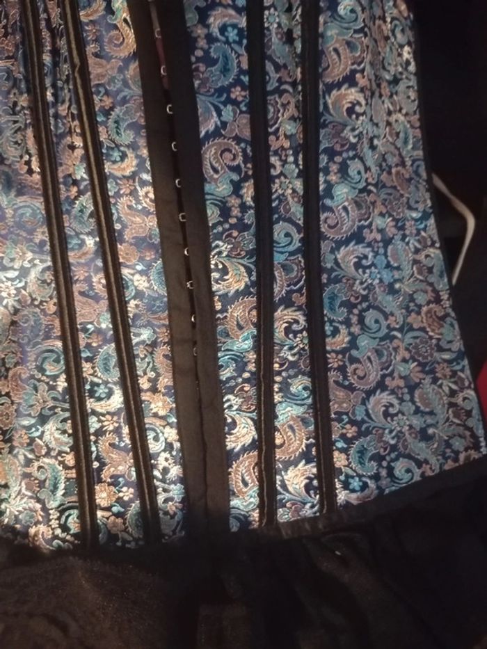 Corset neuf t m - photo numéro 2