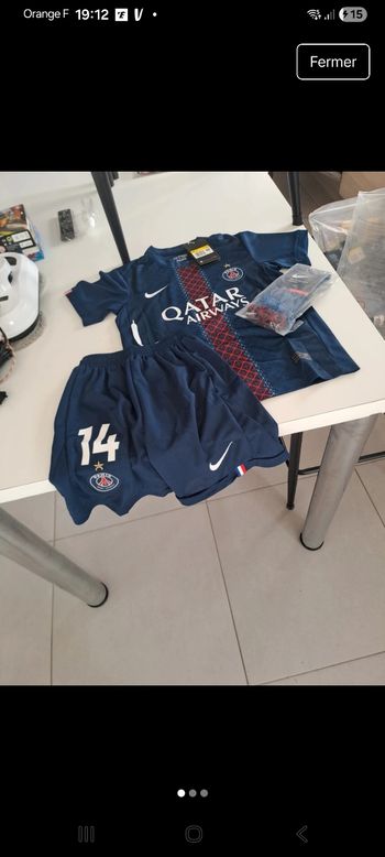 Tenue de foot psg doué 8ans