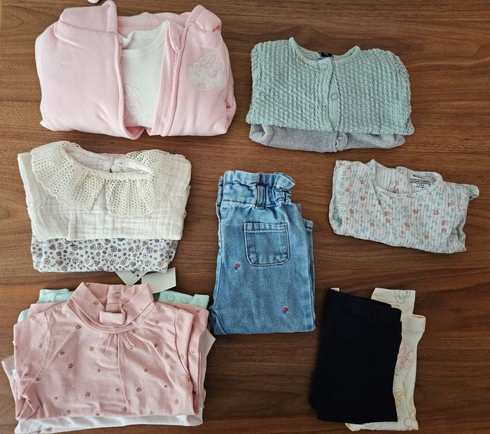 Lot vêtements fille taille 9/12 mois