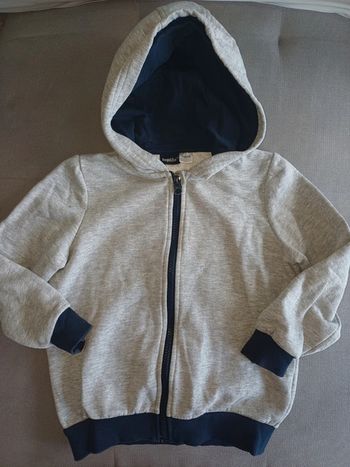 Superbe veste à capuche 5 ans garçon