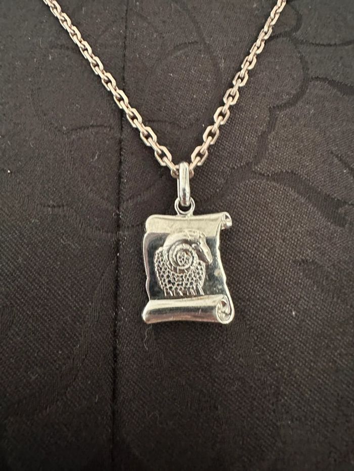 Chaîne avec pendentif manuscrit - photo numéro 2