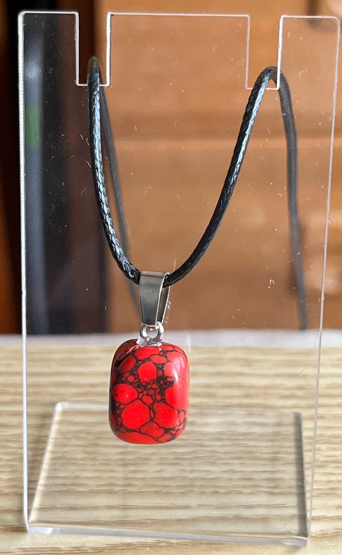 Collier pierre rouge