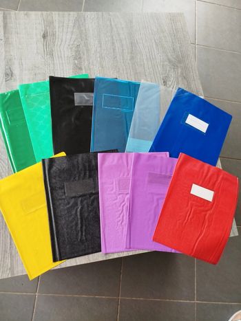 Lot de 11 protèges cahiers