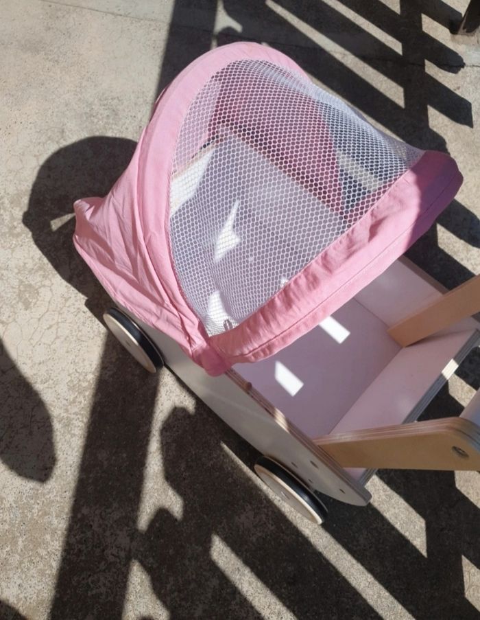 Landau en bois,poupée