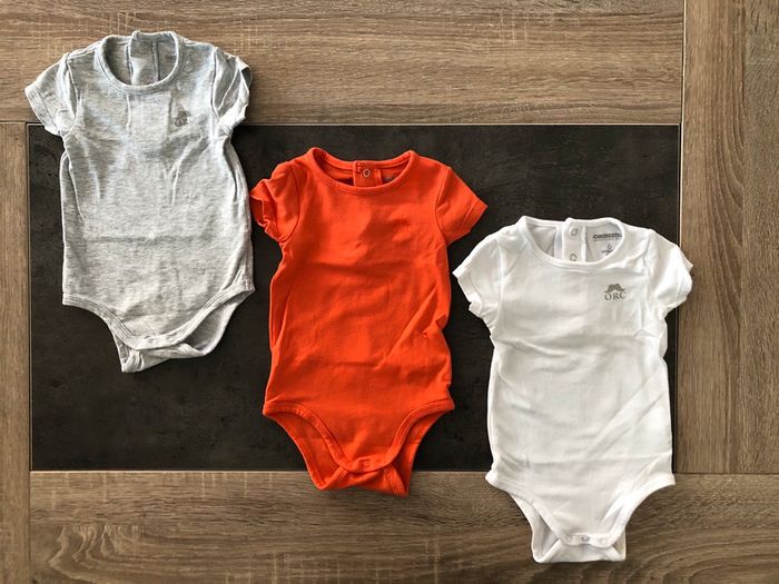 Lot 3 bodies manches courtes garçon orchestra 6 mois