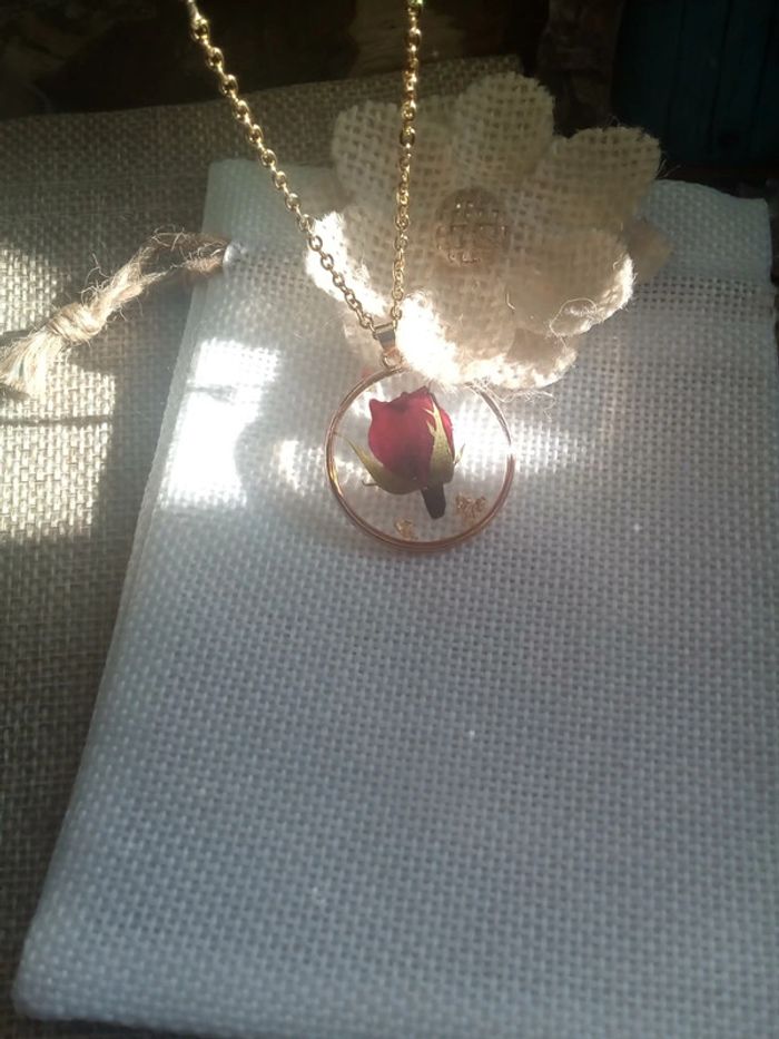 Collier rose et pierres de grenat naturelles