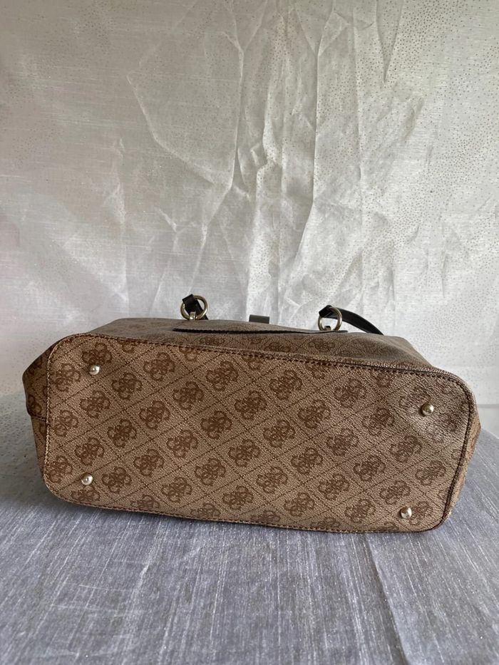 Sac Guess - Comme neuf - photo numéro 7