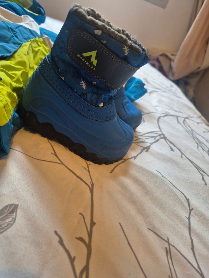 Lot combinaison + bottes de ski - photo numéro 2