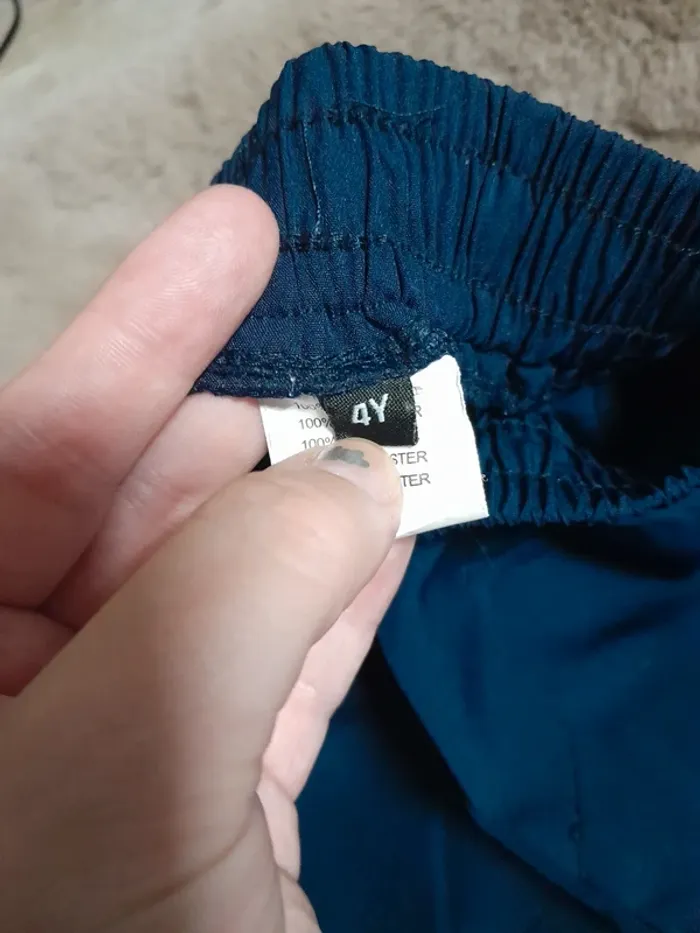 Short type cargo - Très bon état - Taille 4 ans - photo numéro 3
