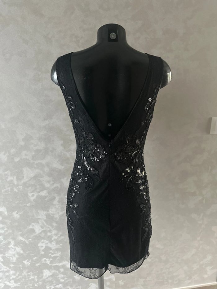 Robe de soirée dentelle et sequins Molly Bracken taille M - photo numéro 3