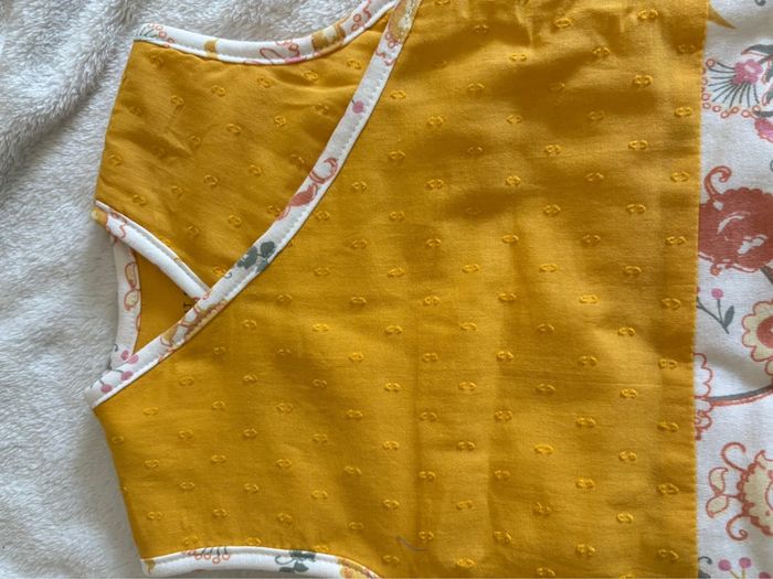 Gigoteuse bébé “Petit Béguin” 1-6 mois – Motifs fleuris et tissu moutarde - photo numéro 4