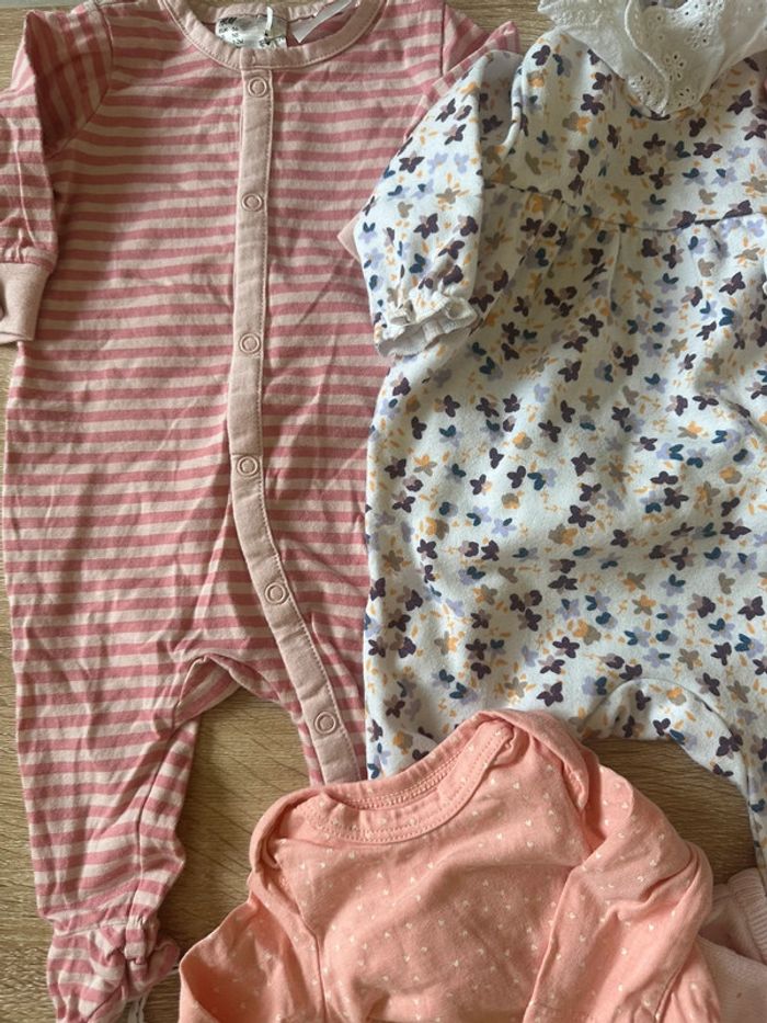 Lot de vêtements bébés filles - photo numéro 5