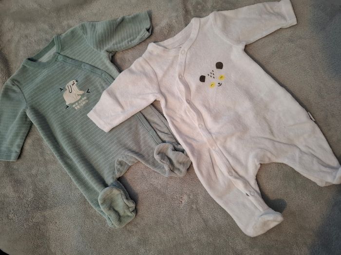 Lot 10 pyjamas taille 1mois - photo numéro 5