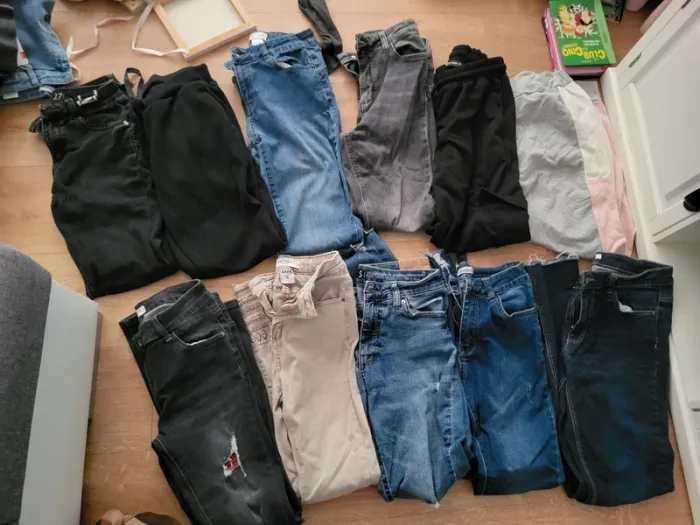 Lot 11 pantalons femme