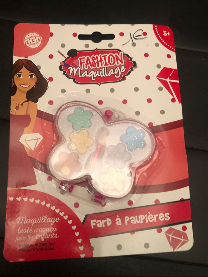 Maquillage enfant neuf