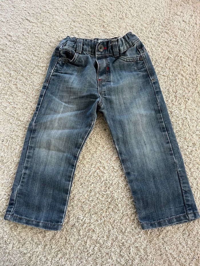 Pantalon jean marque Obaïbi taille 18 mois